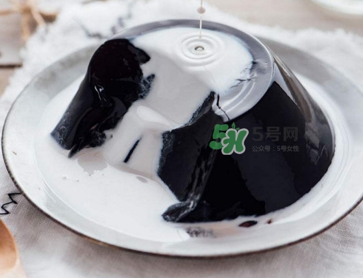 烧仙草里都放什么配料,啥是烧仙草 烧仙草里都放什么配料,啥是烧仙草