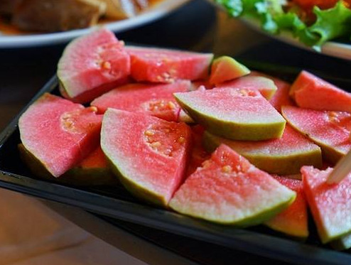 红心芭乐番石榴,芭乐是番石榴吗怎么吃