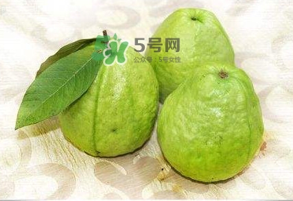 红心芭乐要削皮吗,芭乐要削皮吗