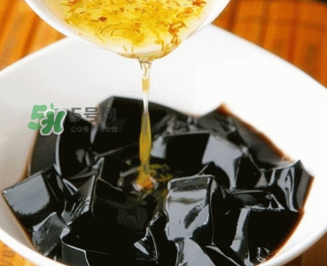 龟苓膏男人能吃吗,龟苓膏男人能吃吗?龟苓膏吃多了会怎么样