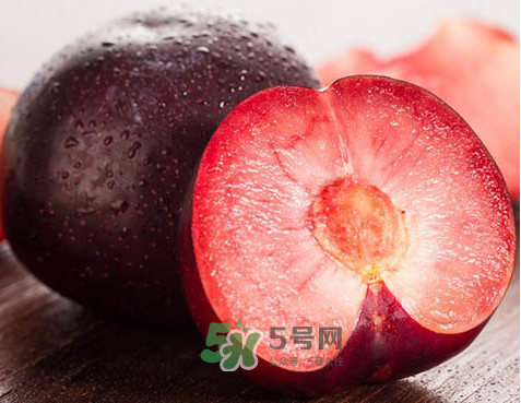 黑布林可以泡酒吗,黑加仑可以泡酒吗