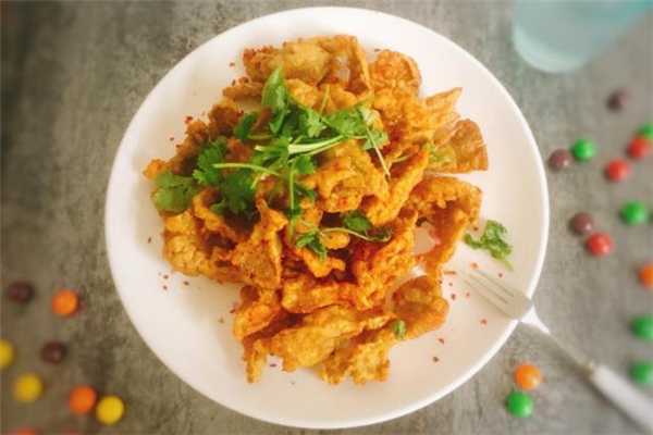 炸蘑菇要焯水吗,炸蘑菇用水焯吗