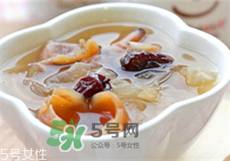 银耳颜色很黄是怎么回事,银耳颜色发黄正常吗