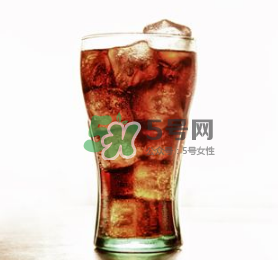 可乐能加白酒吗,可乐配白酒喝了会怎么样 可乐能加白酒吗,可乐配白酒喝了会怎么样