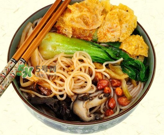 螺蛳粉的粉是米粉吗,正宗柳州螺蛳粉有螺蛳吗