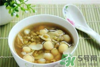 煮绿豆粥放点碱可以吗,煮绿豆汤放碱面好不好 煮绿豆粥放点碱可以吗,煮绿豆汤放碱面好不好