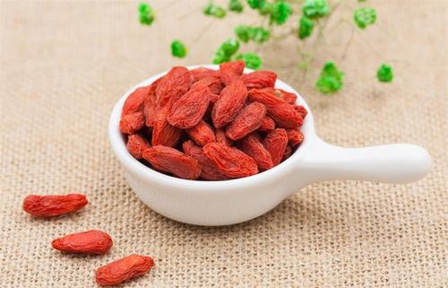 枸杞为什么越晒越湿,怎么弄干,枸杞为什么越晒越湿怎么办 枸杞为什么越晒越湿,怎么弄干,枸杞为什么越晒越湿怎么办