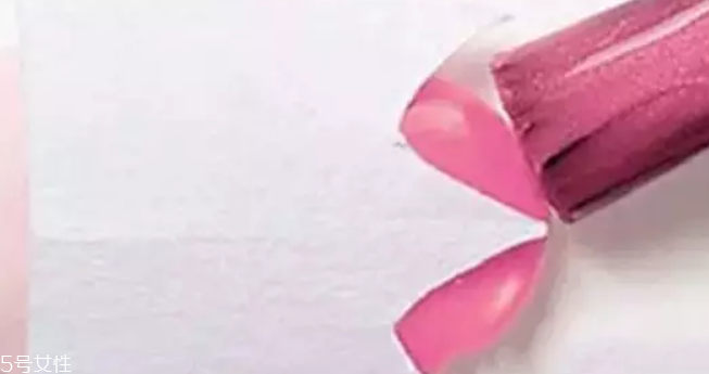 如何辨别真假珍珠粉(如何辨别真假珍珠粉)