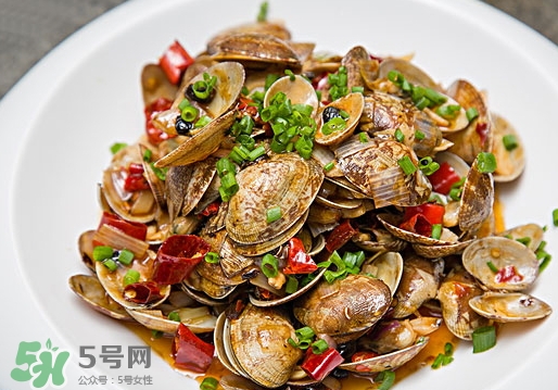 花甲泡了一夜还能吃吗,花甲泡水里一天一夜还能吃么 花甲泡了一夜还能吃吗,花甲泡水里一天一夜还能吃么