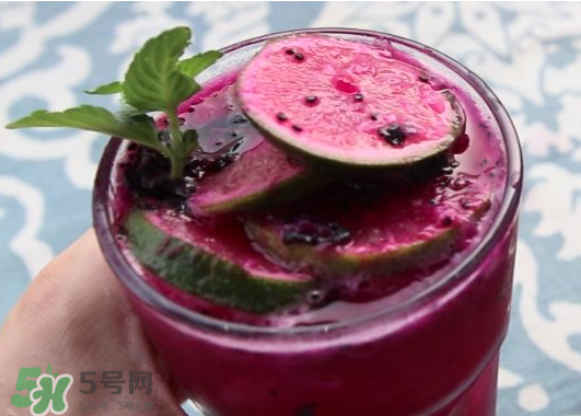 蓝莓和火龙果能一起吃吗?,蓝莓能跟火龙果一起吃吗