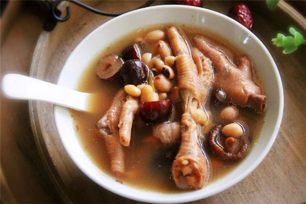 泡鸡爪吃了会不会胖,花生汤吃了会胖吗