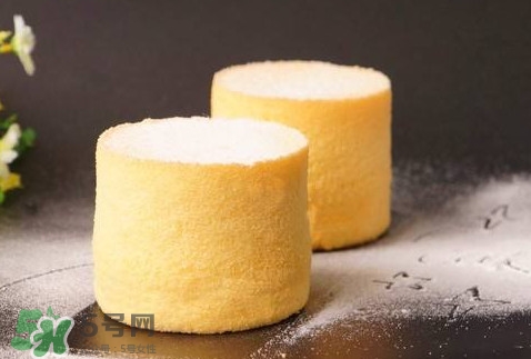 怎么判断戚风蛋糕烤熟了没,怎么判断戚风蛋糕烤熟了没有