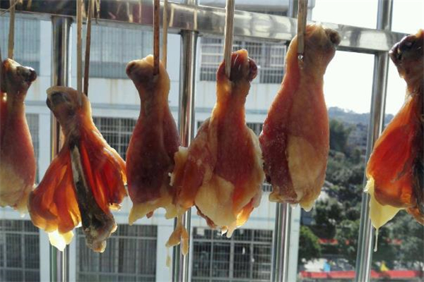 奶瓶玻璃的好还是塑料的好(奶瓶玻璃的好还是ppsu的好)