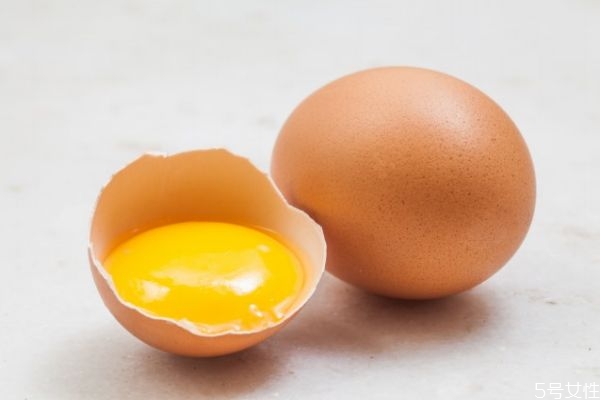 减脂吃多少蛋黄(减脂能吃蛋黄吗)