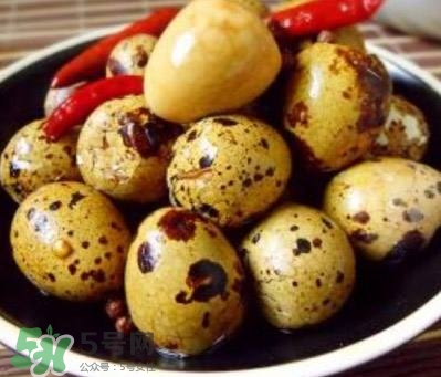 胡萝卜鹌鹑蛋可以一起吃吗,萝卜可以和鹌鹑蛋放在一起吃吗