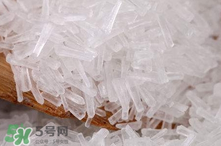 炒菜时如果要放味精什么时候最合适,炒菜一般放多少味精