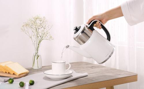 喝热水出汗正常吗(感冒喝热水出汗正常吗)