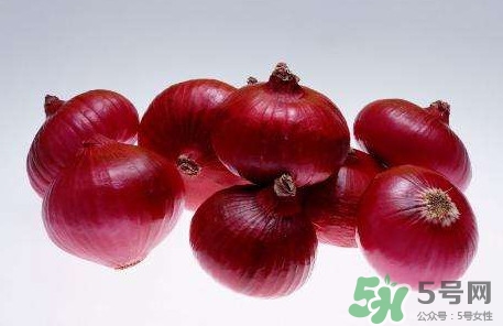 白皮洋葱和红皮洋葱哪个功效比较好?,洋葱红皮好还是白皮好
