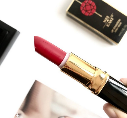 补水精华适合年龄(什么年龄用精华最合适)