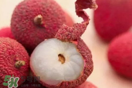 荔枝能泡水喝吗,荔枝吃多了会得荔枝病吗