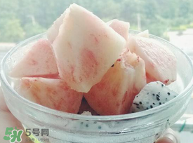 水蜜桃可以和酸奶一起吃吗?,牛奶和水蜜桃可以一起吃吗