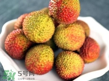 黑叶荔枝和妃子笑哪个好吃白蜡和黑叶,黑叶荔枝和妃子笑哪个好吃一些 黑叶荔枝和妃子笑哪个好吃白蜡和黑叶,黑叶荔枝和妃子笑哪个好吃一些