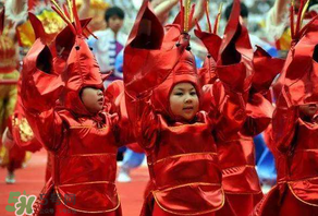 盱眙龙虾简介,盱眙龙虾简介海报