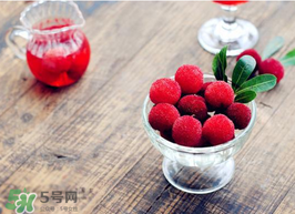 泡杨梅酒杨梅要洗吗,泡杨梅酒要放冰糖吗,泡杨梅酒杨梅要洗吗?