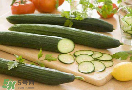 杨梅和黄瓜能一起吃吗?,杨梅和黄瓜能一起吃吗肚子大这么办