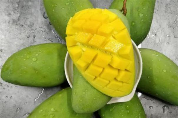 青芒果不熟吃了能中毒吗,青芒果没熟吃了会怎么样