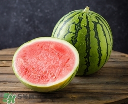 吃西瓜有什么好处和功效,吃南瓜有什么好处