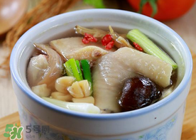 鸭肉跟香菇可以一起炖吗,鸭肉可以一起炖吗