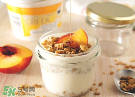 油桃和酸奶能一起吃吗?,桃子和酸奶可以一起吃吗