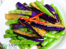 四季豆可以和茄子一起吃吗,四季豆可以和番茄一起吃吗