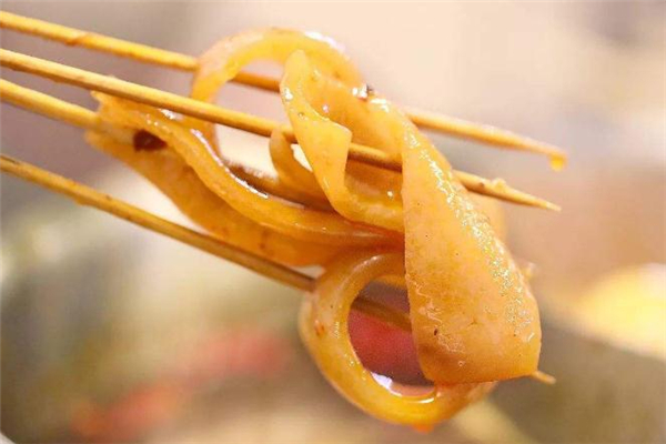 猪皮怎么做好吃(猪皮怎么做好吃 猪皮的家常做法)