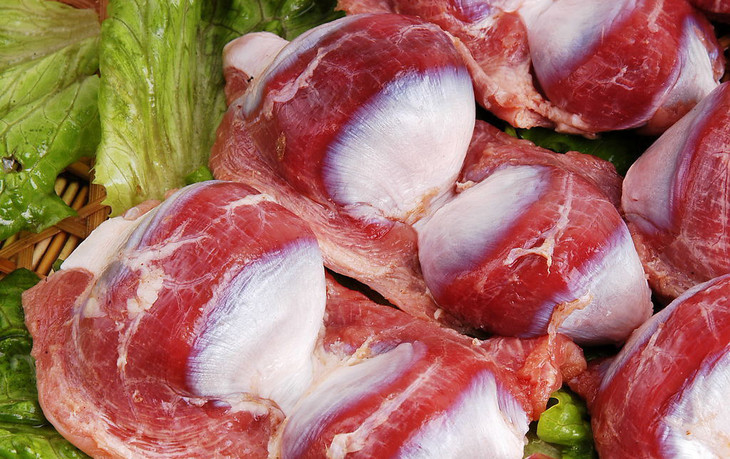 炒鸡肾的要过水吗,鸡肾容易炒熟吗