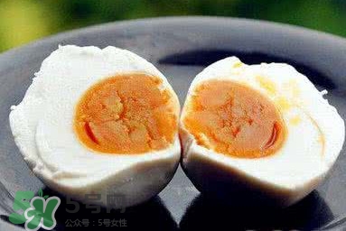 咸鸭蛋为什么会臭,咸鸭蛋为什么会臭的原理