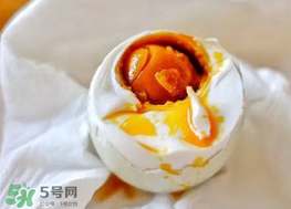 腌好的鸭蛋怎么煮,怎么做咸鸭蛋好吃又多油 腌好的鸭蛋怎么煮,怎么做咸鸭蛋好吃又多油