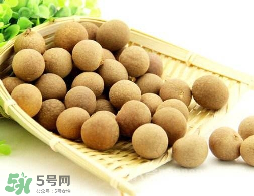 龙眼和桂圆哪个补血效果好,桂圆干和龙眼哪个更补血 龙眼和桂圆哪个补血效果好,桂圆干和龙眼哪个更补血