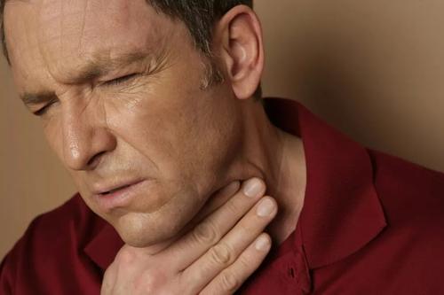 嗓子吞咽疼痛怎么办(嗓子吞咽疼痛怎么办吃什么药)