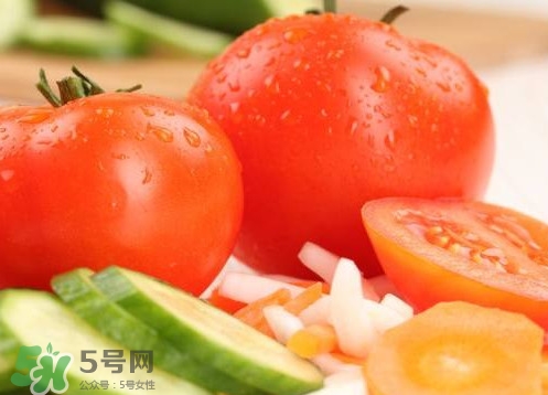 西红柿能和香蕉一起吃吗?,经常吃西红柿有什么好处和坏处