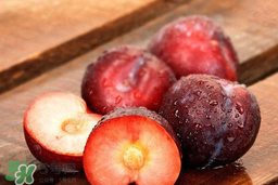 李子和蜂蜜能一起吃吗?,李子和什么不能一起吃吗