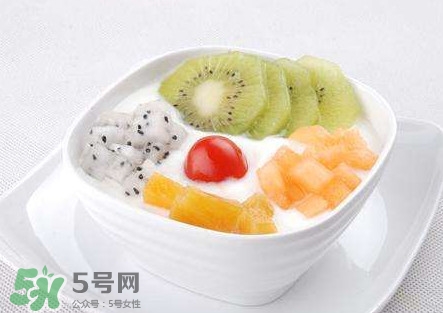 莲雾和酸奶可以一起吃吗,雪莲能和酸奶一起吃吗