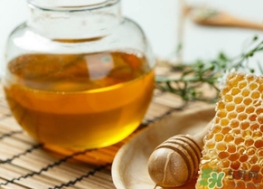 蜂蜜日期多久,蜂蜜的保质期有多久?蜂蜜能放几年?