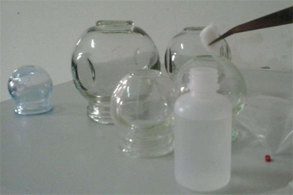 酒精棉球能杀死病毒吗(酒精棉球消毒)