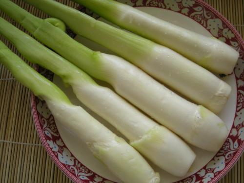 茭白炖排骨汤的功效,排骨茭白汤的做法窍门