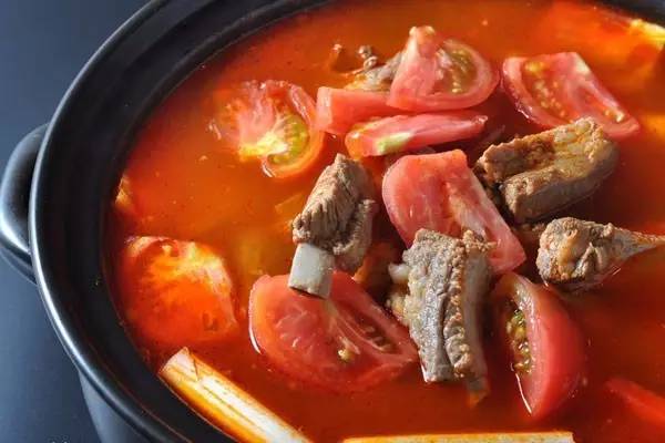 番茄排骨汤可以加什么菜,番茄排骨汤的做法步骤