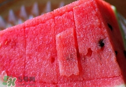 晚上吃西瓜上火吗,冬天吃西瓜上火吗