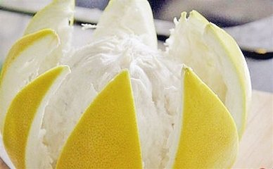 为什么房间放柚子皮后只有香味了(柚子皮放柜子里能除味吗)