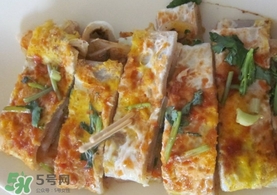 做烤冷面的步骤,烤冷面的做法和配料酱料